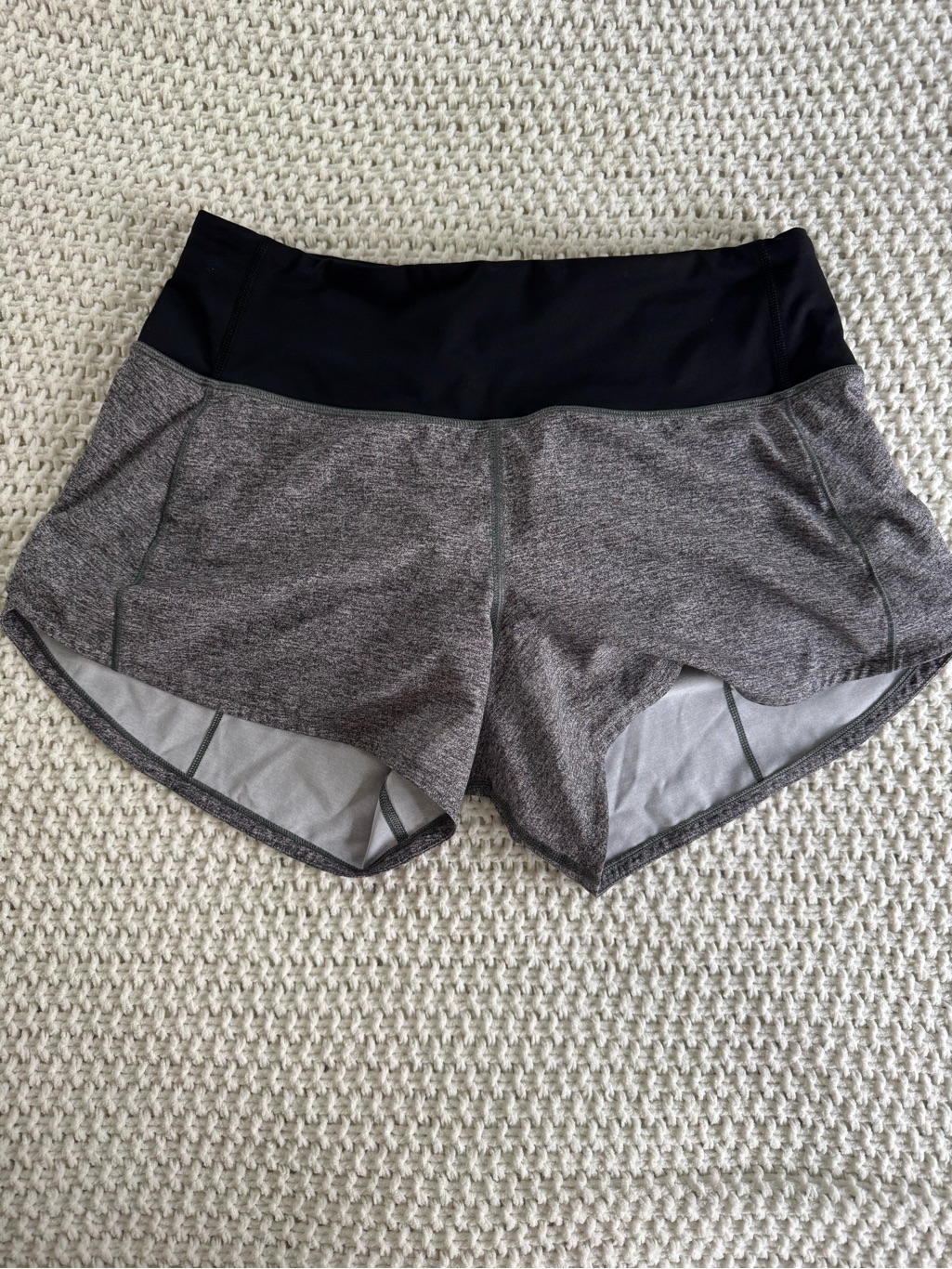 Lululemon Women's Speed Up Athletic Shorts In Heather Gray With Black Waistband